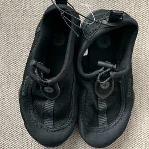 NWT Body Glove kid water shoes